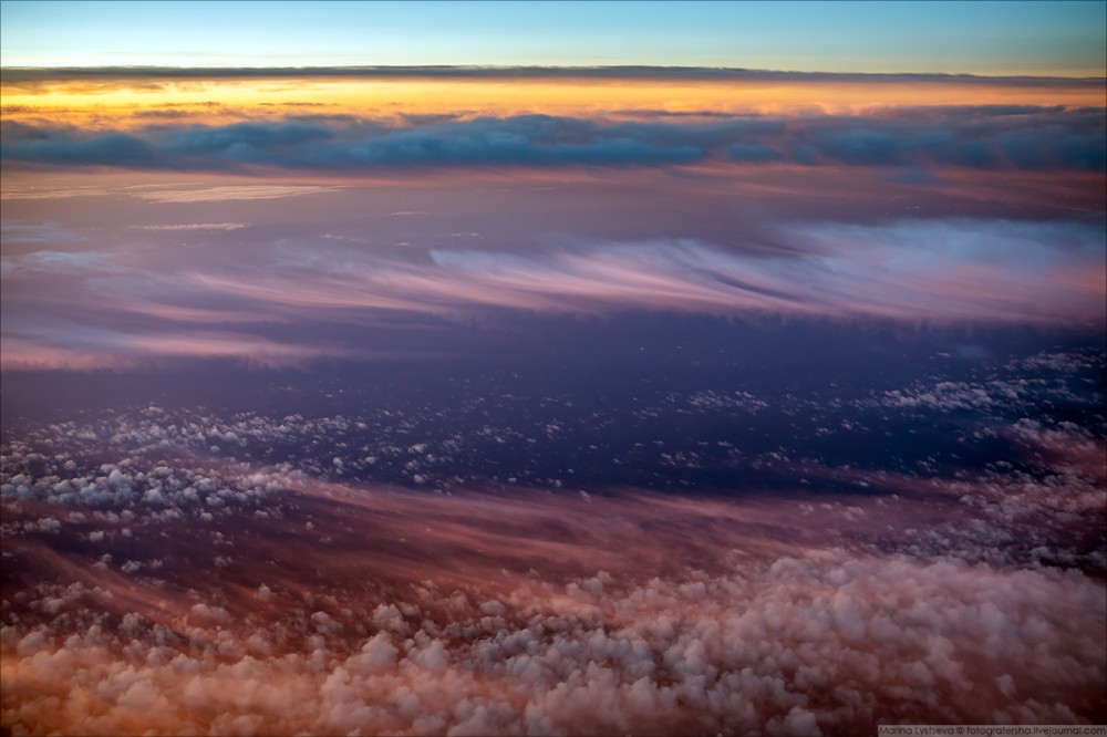 Имеет ли право стюардесса запрещать пялиться в иллюминатор? 483,авиатур,поездка