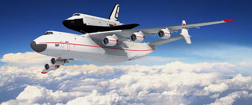Самолёт Ан-225 «Мрия» с космическим челноком «Буран»