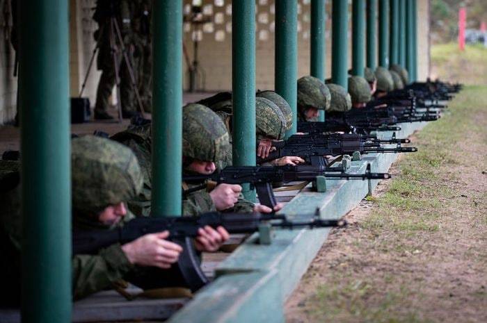 В результате теракта на одном из военных полигонов погибло одиннадцать добровольцев россия