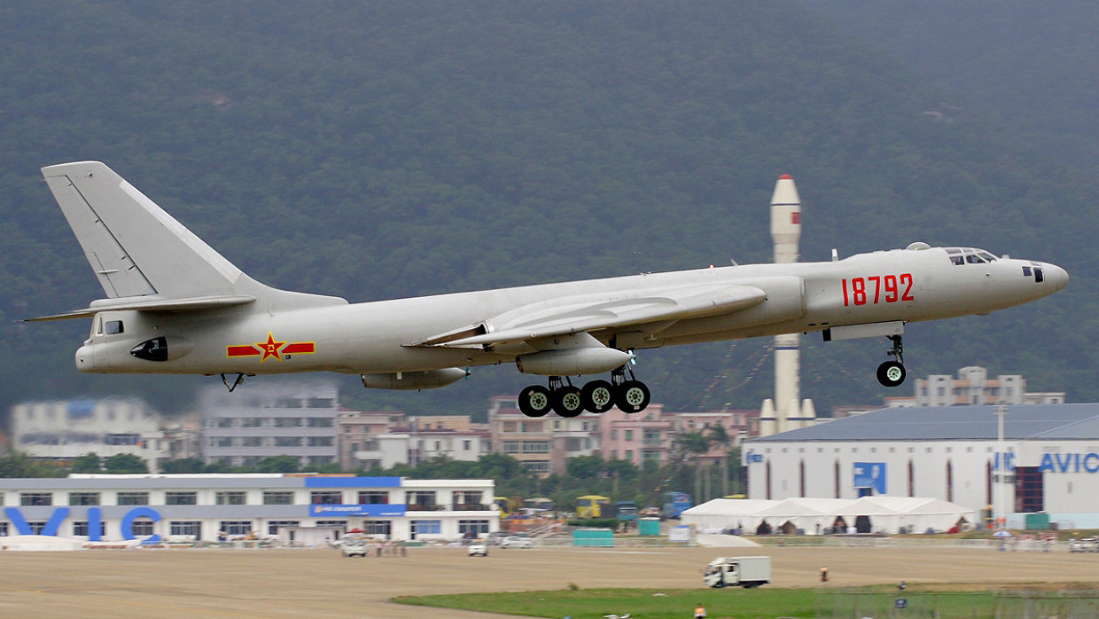 Китайские истребители J-16 вошли в опознавательную зону ПВО Тайваня