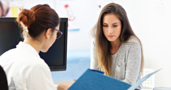 В Подмосковье 45-летняя женщина довела себя до истощения, промывая кишечник перекисью водорода