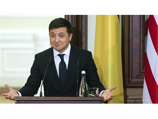 «30 лет в декрете» или «Украина наконец познакомилась с собой»: с чем поздравлял украинцев Владимир Зеленский