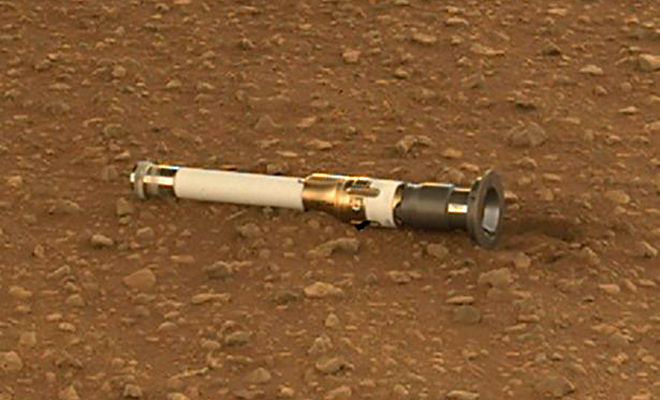 На фотографиях с марсианского ровера нашли предмет, похожий на «световой меч» из Звездных войн. Объект сделан из титана