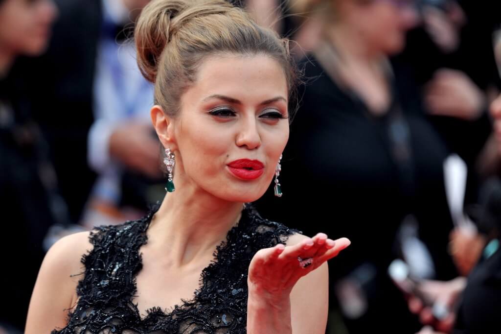 Отечественные золушки: 7 знаменитых женщин, которые выросли в нищете Отечественные золушки: 7 знаменитых женщин, которые выросли в нищете звезда,красота,наши звезды,развлечение,шоу,шоубиz,шоубиз