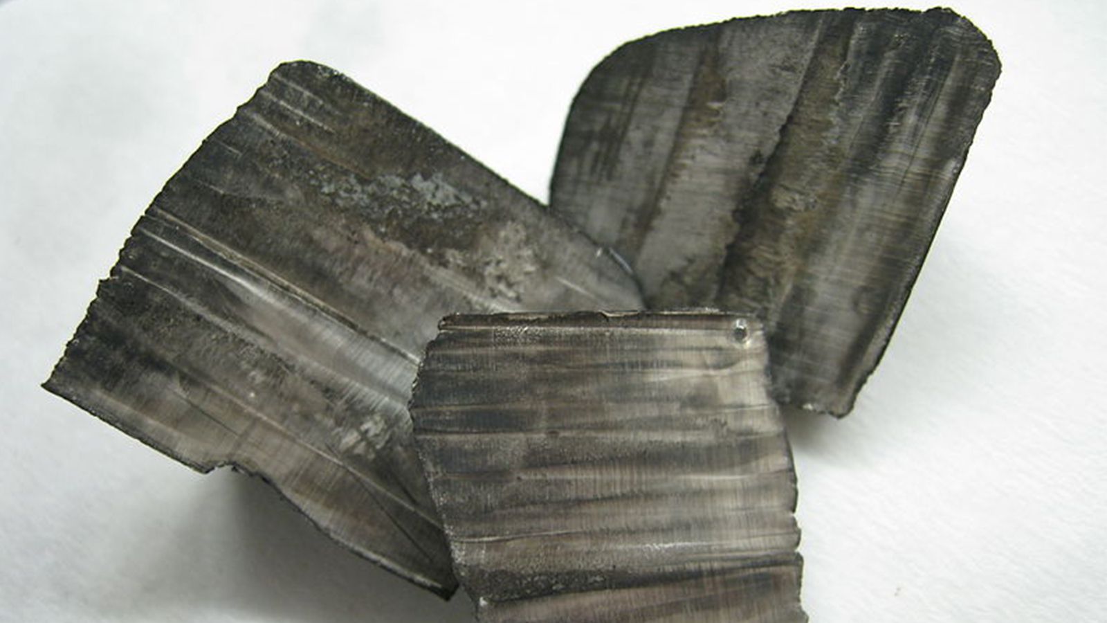 Власти КНР выразили протест Канаде из-за ограничений на инвестиции в добычу лития