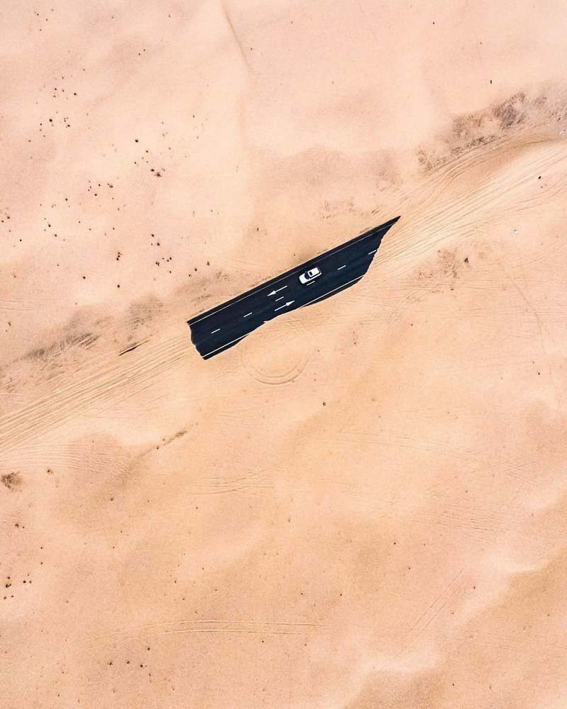 7. Засыпанная песком автомагистраль (Дубай, ОАЭ) абу-даби, в мире, дубай, красота, природа, пустыня, фотограф