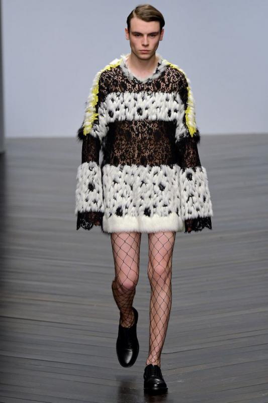 Мужская мода: 25 раз, когда дизайнеры откровенно перестарались Мужская мода: 25 раз, когда дизайнеры откровенно перестарались веселые картинки