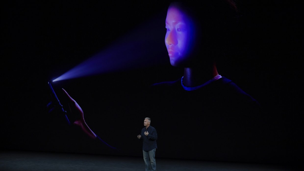 Apple поставит вдвое меньше iPhone X из-за проблем с модулем Face ID