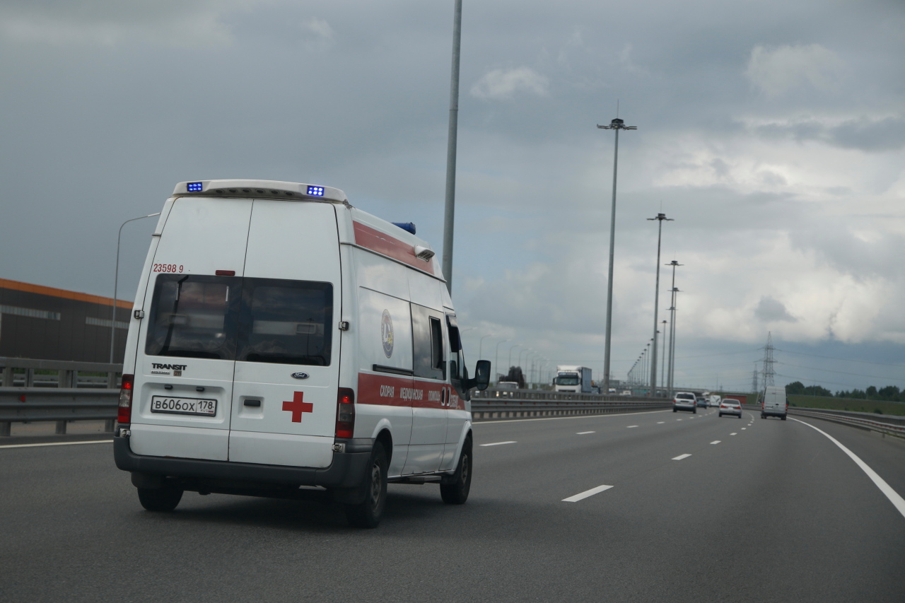 Четыре человека пострадали в жестком ДТП с фурой и автобусом в Свердловской области