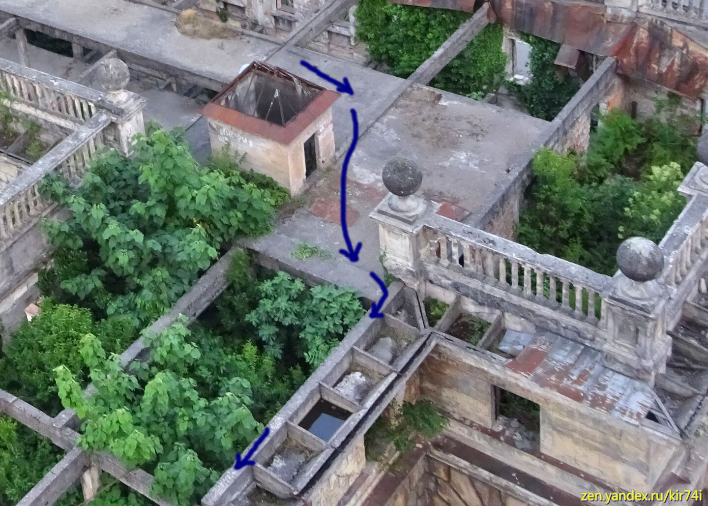 Заброшенный Совмин Абхазии. Часть 5. Как попасть на крышу основного здания, если нельзя, но очень хочется. Заброшенный Совмин Абхазии. Часть 5. Как попасть на крышу основного здания, если нельзя, но очень хочется.