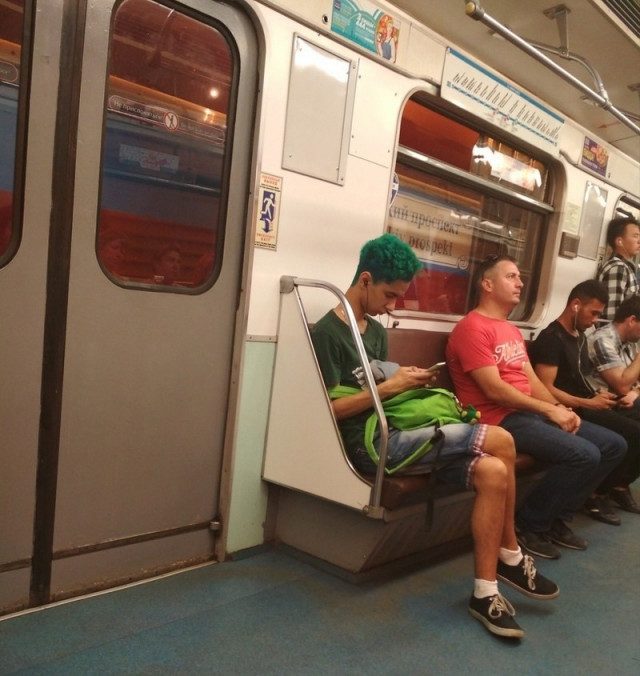 Самые странные пассажиры подземки смешные картинки,фото-приколы,юмор