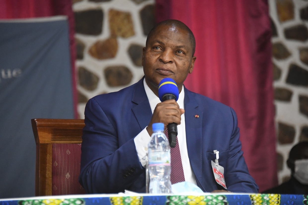 «Вернули армии достоинство»: президент ЦАР наградил отличившихся в боях офицеров «Вернули армии достоинство»: президент ЦАР наградил отличившихся в боях офицеров Весь мир