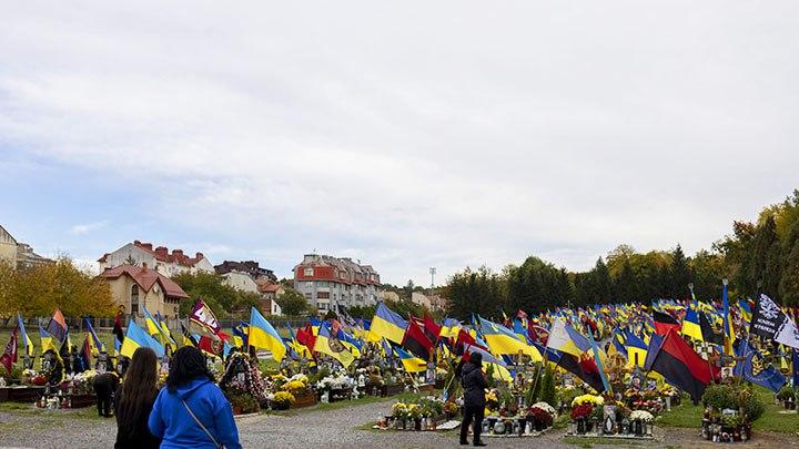 Провал ВСУ. В Киеве военкомат призвал в армию калеку с костылём