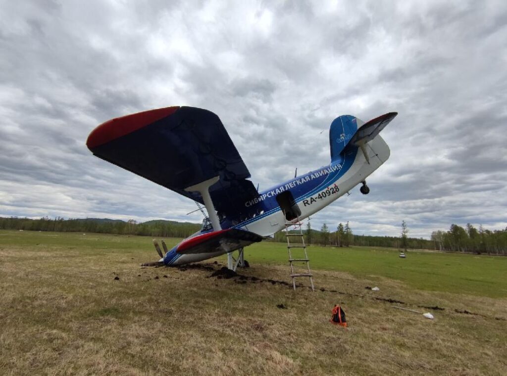 В Забайкалье самолёт с детьми воткнулся носом в землю после приземления