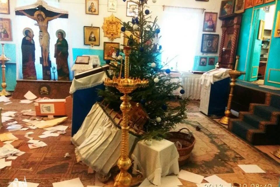 Испражнились прямо в храме: Появились ужасающие подробности ограбления православного храма в Одесской области