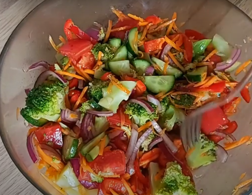 Аппетитный салат из брокколи