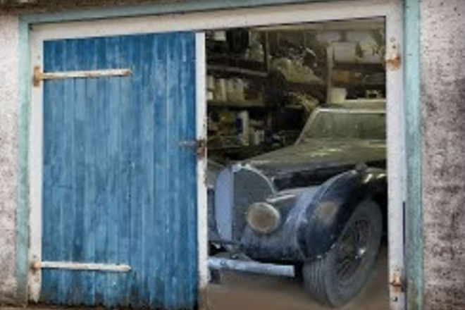 Гараж стоял закрытым 70 лет: машину забыли и она превратилась в сокровище автомобиль,гараж,клад,машина,Пространство,раритет,ценность,черные копатели