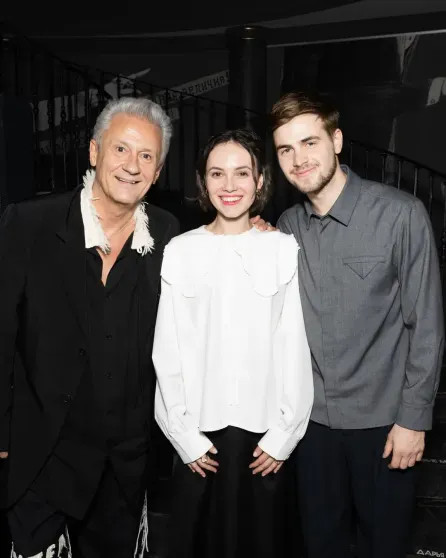 Стася Милославская и её жених Егор Ушаков снялись в кампейне свадебного агентства Милославская, Стася, УшаковСтася, Петров, возлюбленной, Ушаков, этого, сделал, несколько, вместе, около, четырёх, позже, пентхаусе, который, Александром, продал, предполагается, просьбе, Петровым