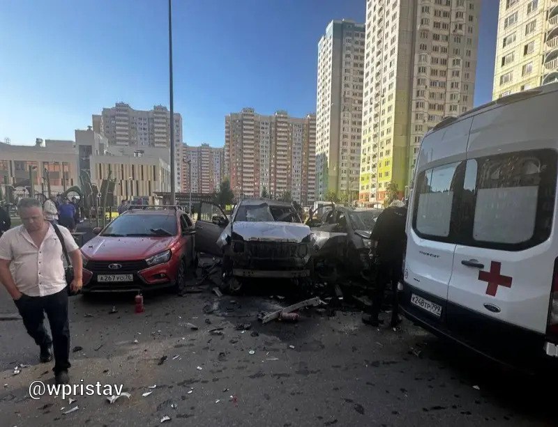 В Москве в результате подрыва автомобиля пострадали военнослужащий ВС РФ и его