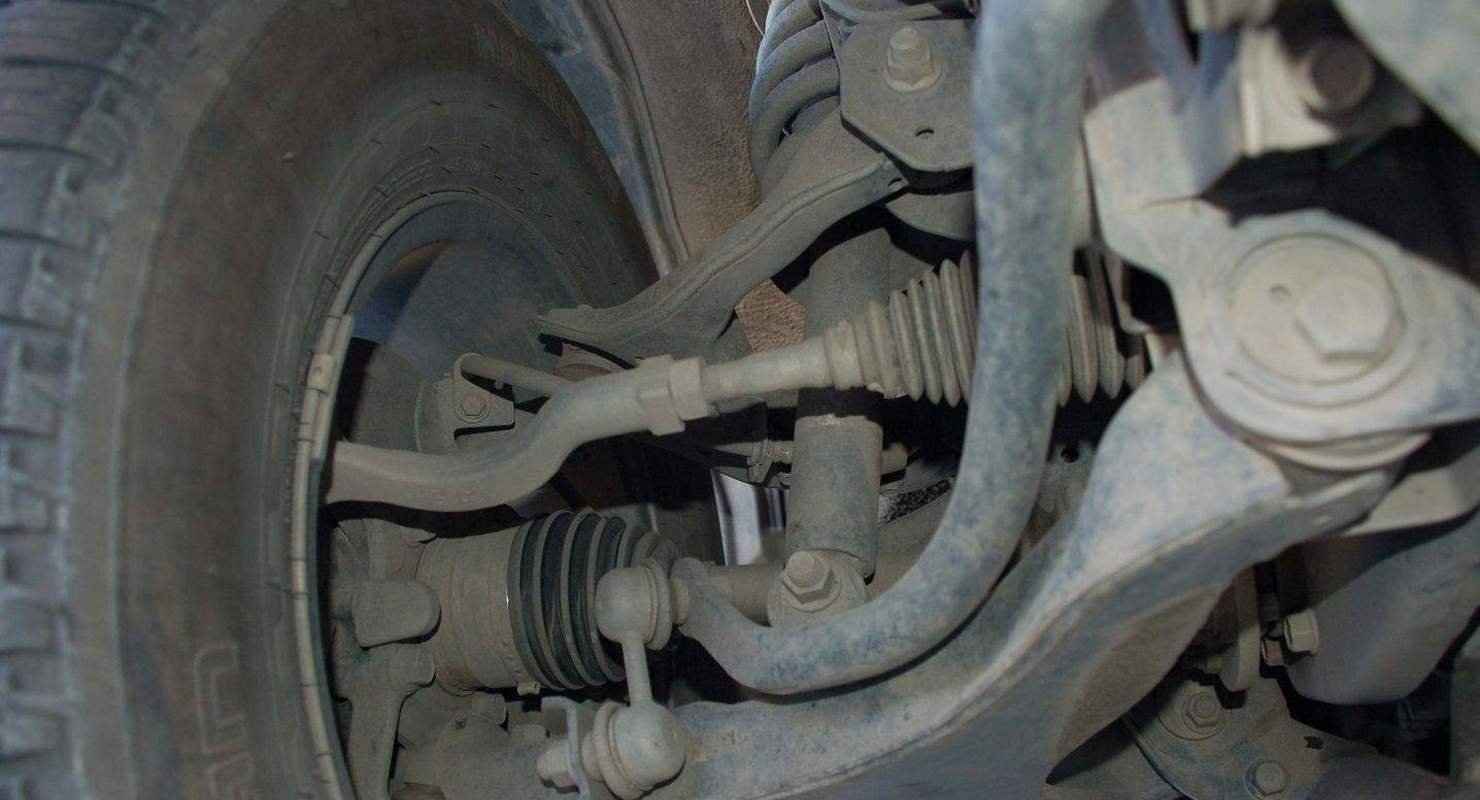 Причины возникновения стука в подвеске