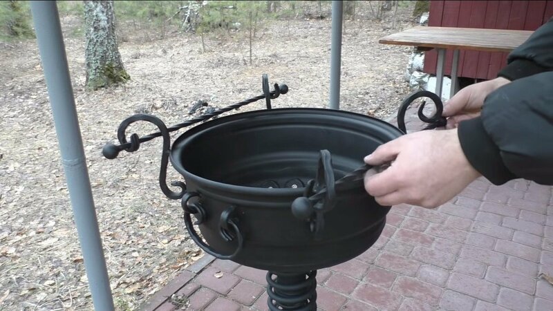 Мангал из автомобильных деталей Мангал из автомобильных деталей