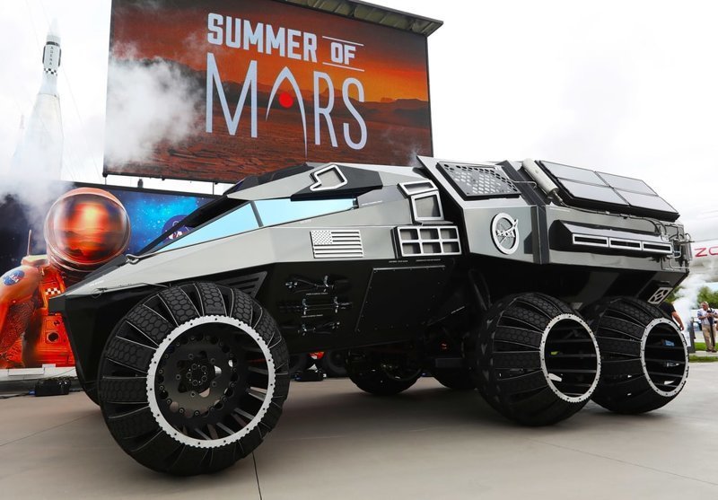 14. Вот как выглядит первый управляемый человеком марсоход, построенный НАСА. Пока он припаркован на Земле, но это только пока в мире, познавательно, удивительно, фото, фотомир