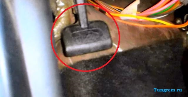 Как открыть капот Лада Калина