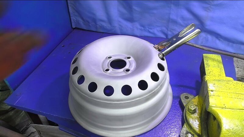 Мангал из автомобильных деталей Мангал из автомобильных деталей