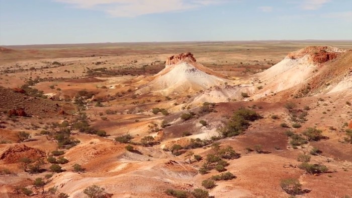 Так пустыня в Австралии стала основным поставщиком драгоценных камней / Фото: youtube.com