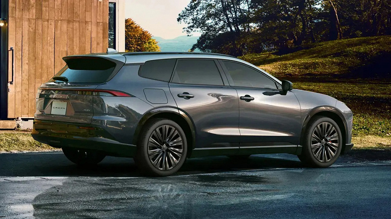 Новые Toyota Crown Estate (Crown Signia), сертифицированные для России, распродают с большими скидками