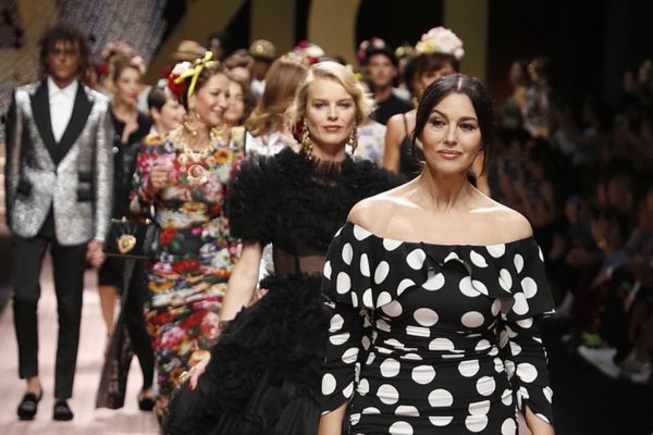 Эвелина Хромченко высказала резкую критику о неординарном платье Моники Белуччи на Неделе моды в Милане 