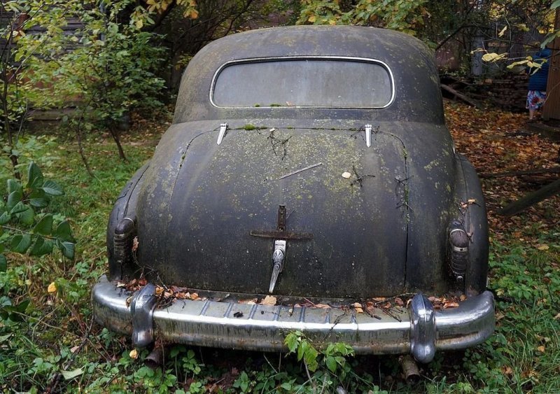 ЗиС-110, простоявший около 60 лет под открытым небом в Крыму 