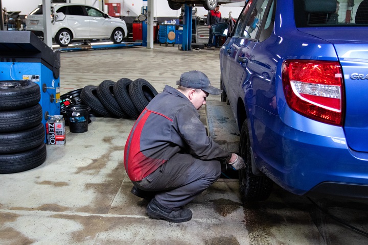 ЗАКРЫТЬ ШИНОМОНТАЖИ В НАЧАЛЕ ЗАМОРОЗКОВ – ГЛУПОСТЬ ИЛИ ДИВЕРСИЯ? россия