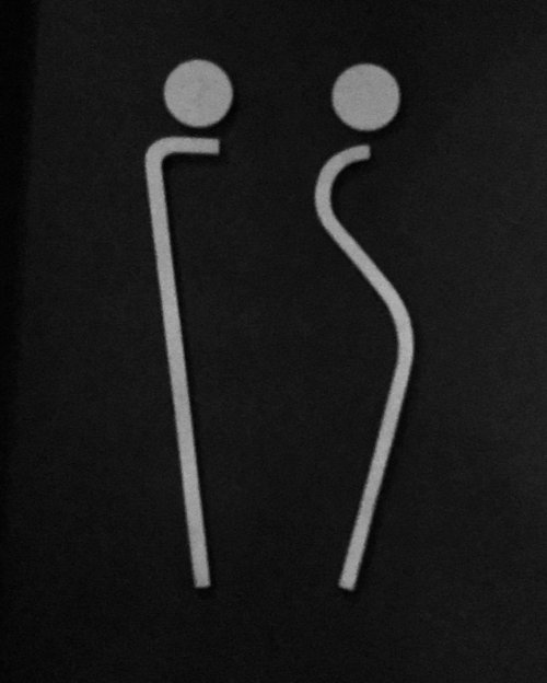 Прикольные и необычные таблички для туалетов Прикольные и необычные таблички для туалетов