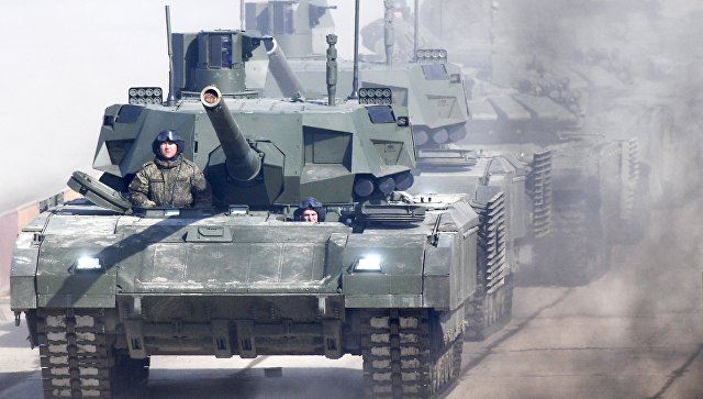 Танк Т-14 Армата во время репетиции Парада Победы на военном полигоне Алабино в Московской области