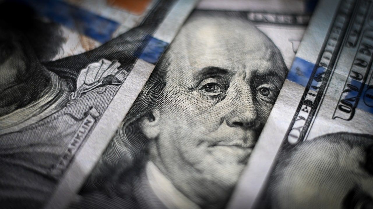 Газета Washington Times назвала вероятную угрозу для доминирования доллара