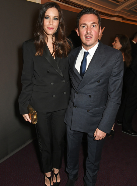 Лив Тайлер вернулась в Англию на фоне слухов о расставании с Дейвом Гарднером Лив Тайлер вернулась в Англию на фоне слухов о расставании с Дейвом Гарднером Звезды,Звездные пары