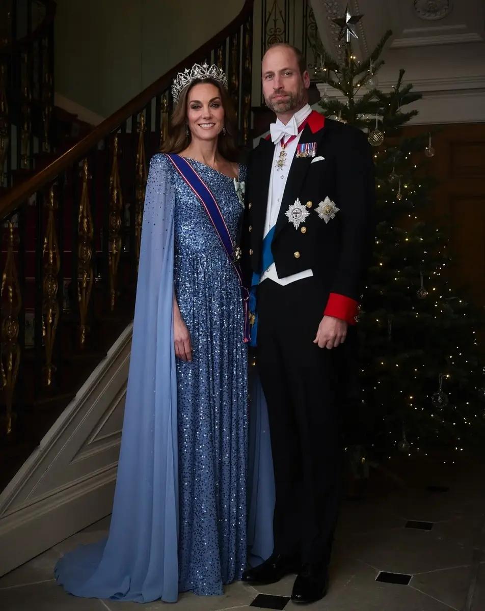 Из принцессы в королеву: лучшие выходы Кейт Миддлтон в 2025 году принцесса, образ, Уэльская, также, платье, честь, надела, принцессе, принц, ордена, принцессы, выбрала, серьги, дополнила, Миддлтон, шляпка, оттенка, время, Уильям, Rossi