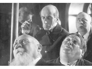 Робин Гуд наоборот, или Как сохранить популяцию чиновников в России