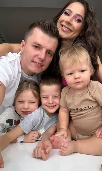 Лерчек, которая больше года находится под домашним арестом, родила четвёртого ребёнка Лерчек, которая больше года находится под домашним арестом, родила четвёртого ребёнка instagram (инстаграм),социальная сеть,Артем Чекалин,валерий чекалин,луис сквиччиарини,телеграфное агентство советского союза (тасс)