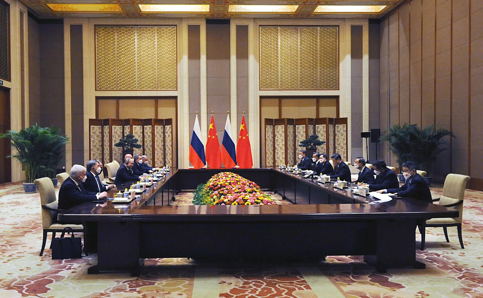 Во время вчерашних переговоров президентов России и Китая была закрытая часть, где обсуждались перспективы...