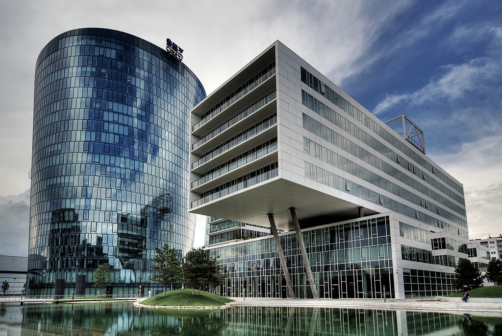 File:OMV Vienna.jpg - Wikimedia Commons