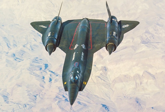 SR-71 «Blackbird» - самолет-разведчик.