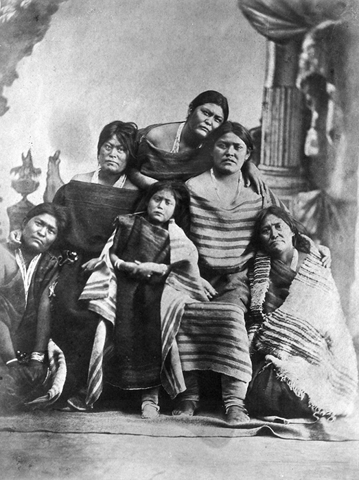 Две души, одно сердце, пять гендеров: Как выглядело распределение полов у индейцев племени, ОшТиш, европейцы, Женщина, душами, старались, индейцев, с двумя, относились, индейцы, одежду, человек, стали, мужчиной, родился, мужчины, Навахо, чтобы, сохранились, Женщины
