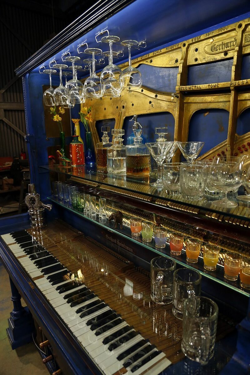 Пылится старое бабушкино пианино? Не спешите выбрасывать! Пылится старое бабушкино пианино? Не спешите выбрасывать! идеи для дома,интерьер и дизайн