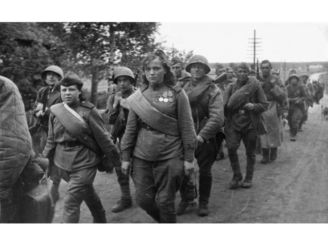 Почему в разгар войны в 1943 году Красная Армия переоделась в новую форму история