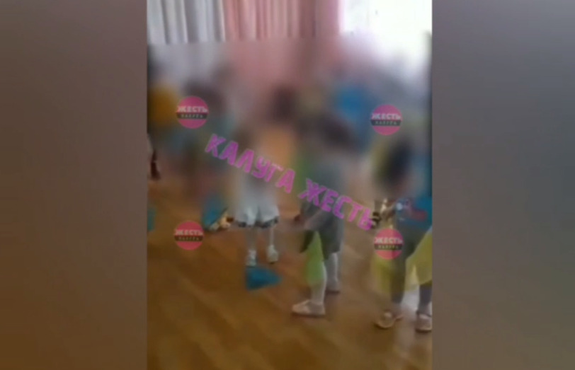 В Калуге воспитатель детского сада кинула ребёнка на пол
