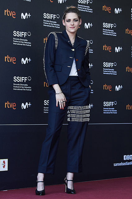 Рок и гламур: два новых образа Кристен Стюарт на Сан-Себастьянском кинофестивале Рок и гламур: два новых образа Кристен Стюарт на Сан-Себастьянском кинофестивале Звездный стиль