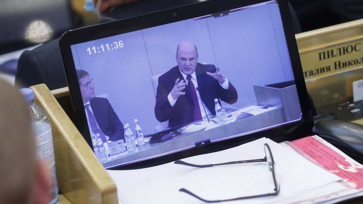 Мишустин запустил над Россией вертолёт с деньгами. Кому прилетит
