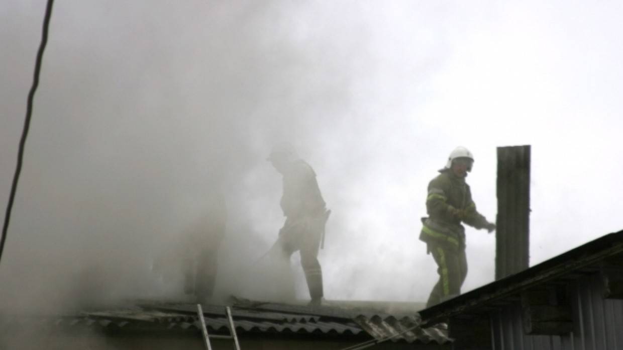 Фото пожара в доме на юге Киева появились в Сети